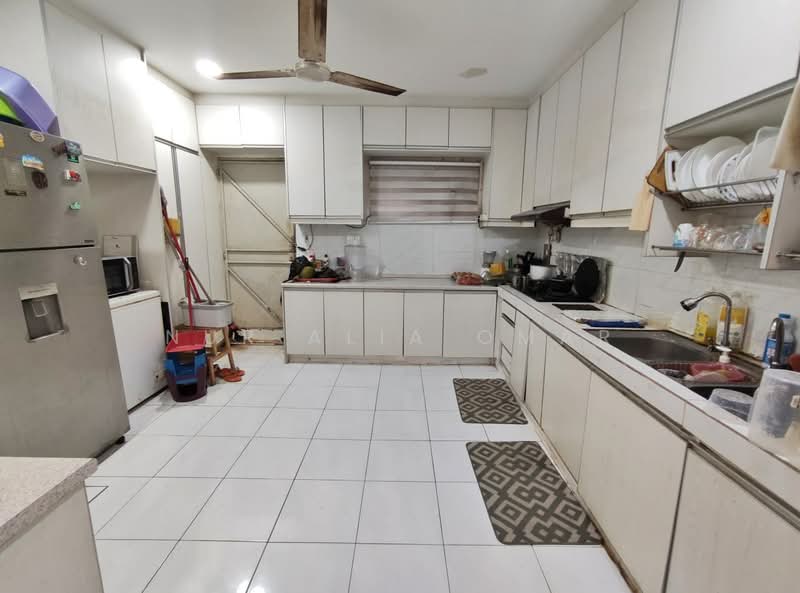 Rumah Teres 2 Tingkat untuk Dijual di Selayang (Selangor) - Nur Alia Omar - Kitchen - PropertyGuru.com.my
