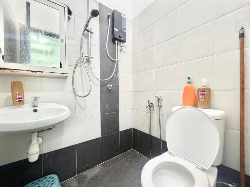 Rumah Teres untuk Dijual di Banting (Banting) - Tengku Zairi - PropertyGuru.com.my