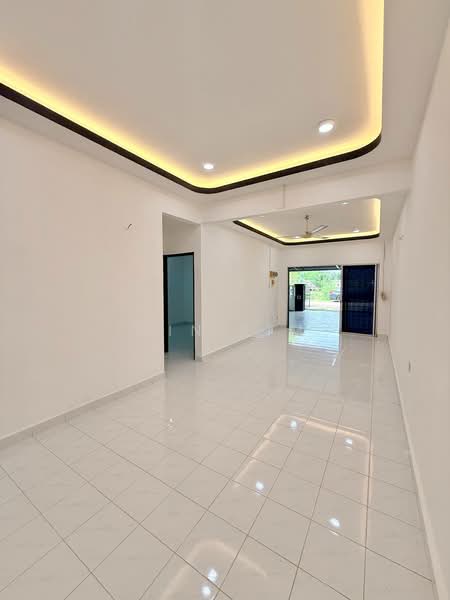 Rumah Teres 1 Tingkat untuk Dijual di Kluang (Johor) - Win Lim - Living Room - PropertyGuru.com.my
