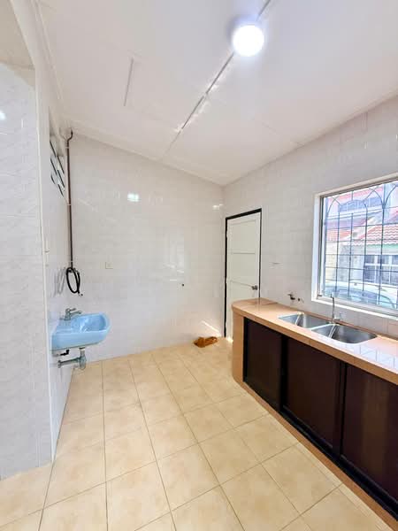 Rumah Teres 1 Tingkat untuk Dijual di Kluang (Johor) - Win Lim - Kitchen - PropertyGuru.com.my