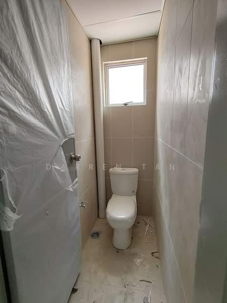 Shop for Sale in Bukit Beruntung (Serendah) - Darren Tan - Bathroom - PropertyGuru.com.my