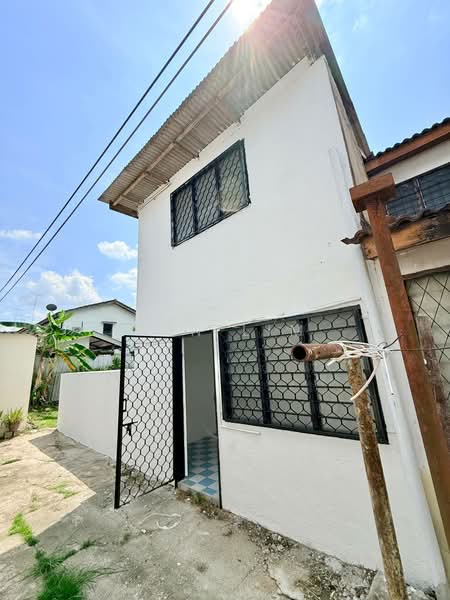 2-storey Terraced House for Sale in Taman Kluang Barat (Kluang) - Win Lim - Exterior - PropertyGuru.com.my