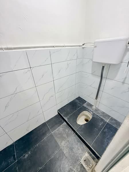 2-storey Terraced House for Sale in Taman Kluang Barat (Kluang) - Win Lim - Bathroom - PropertyGuru.com.my