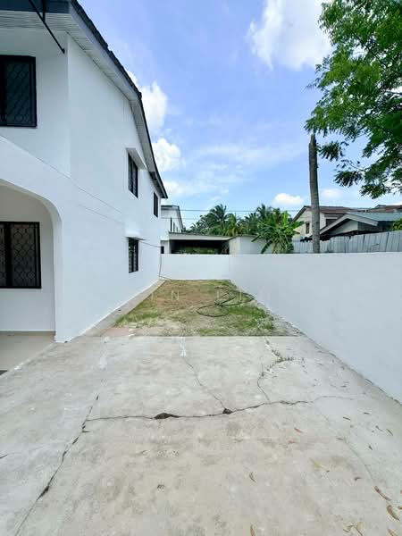 2-storey Terraced House for Sale in Taman Kluang Barat (Kluang) - Win Lim - Exterior - PropertyGuru.com.my