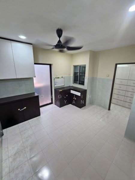 Rumah Teres 2 Tingkat untuk Dijual di Taman Mutiara Rini (Skudai) - Ong Lih Shyan - Kitchen - PropertyGuru.com.my