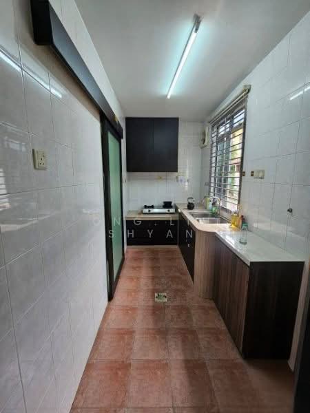 Rumah Teres 2 Tingkat untuk Dijual di Taman Mutiara Rini (Skudai) - Ong Lih Shyan - Kitchen - PropertyGuru.com.my
