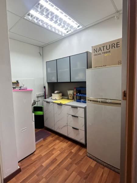 Pejabat untuk Disewa di Taipan Business Centre (Subang Jaya) - Veron Leong - Kitchen - PropertyGuru.com.my