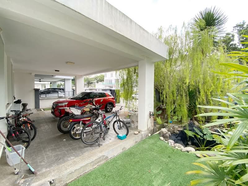 Semi-Detached House for Sale in Kajang (Selangor) - Nur Alia Omar - Car Park - PropertyGuru.com.my