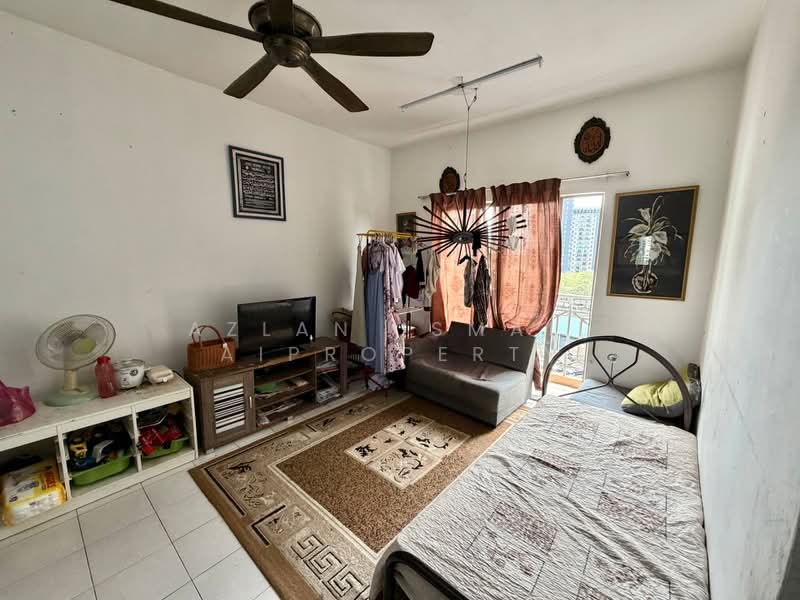 Pangsapuri untuk Dijual di Taman Larkin Idaman Plot C - Azlan Ismail aiproperty - Bedroom - PropertyGuru.com.my