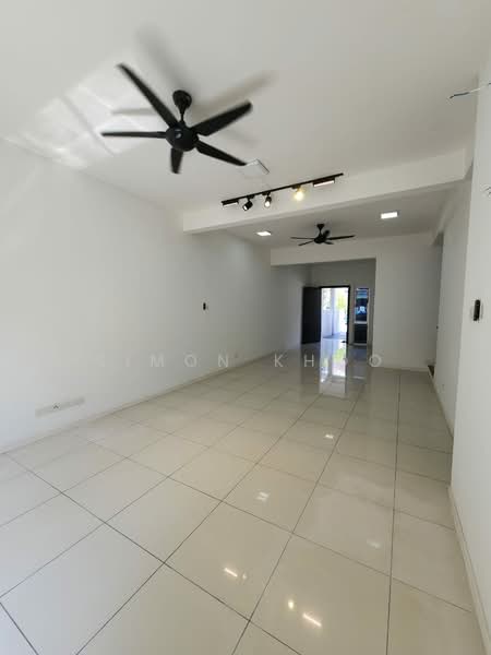 Rumah Teres untuk Dijual di Bandar Tropicana Aman (Telok Panglima Garang) - Simon Khoo - Living Room - PropertyGuru.com.my