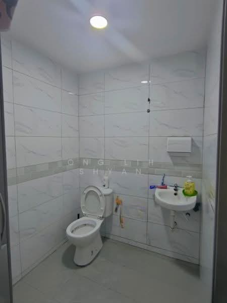 2-storey Terraced House for Sale in Taman Mount Austin (Tebrau) - Ong Lih Shyan - Bathroom - PropertyGuru.com.my
