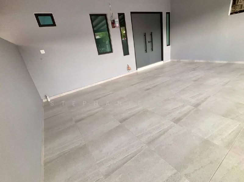 1-storey Terraced House for Sale in Taman Desa Cemerlang (Ulu Tiram) - Stephanie Gan - Entrance - PropertyGuru.com.my