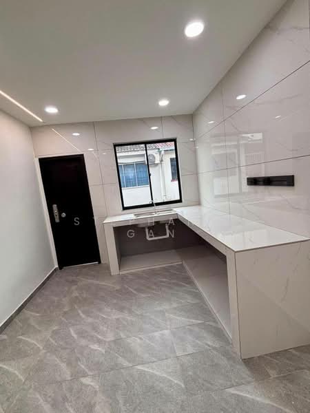 1-storey Terraced House for Sale in Taman Desa Cemerlang (Ulu Tiram) - Stephanie Gan - Kitchen - PropertyGuru.com.my
