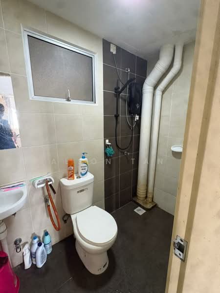 Apartment for Rent at De Bayu - Alson Tan - Bathroom - PropertyGuru.com.my