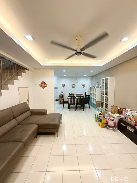 Rumah Teres 2 Tingkat untuk Dijual di Setia Indah (Setia Alam) - Yongsen Lim - Living Room - PropertyGuru.com.my