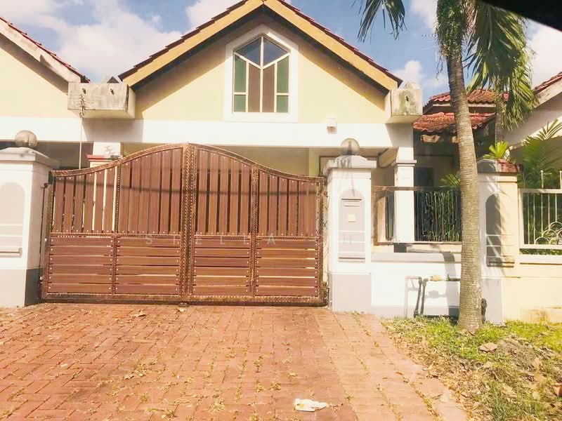 1-storey Terraced House for Sale in Johor Bahru (Johor) - Stella Chia - Exterior - PropertyGuru.com.my