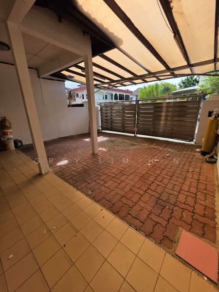 2-storey Terraced House for Sale in Taman Putra Indah (Seri Kembangan) - Grey Lim H N - Exterior - PropertyGuru.com.my