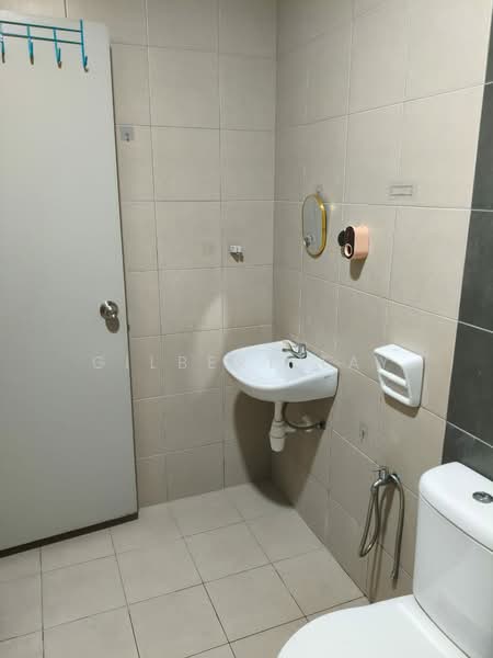 Service Residence for Rent at SkyLake Residence - Gilbert Tay - Bathroom - PropertyGuru.com.my