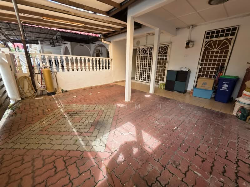 2-storey Terraced House for Sale in Taman Putra Indah (Seri Kembangan) - Grey Lim H N - Exterior - PropertyGuru.com.my