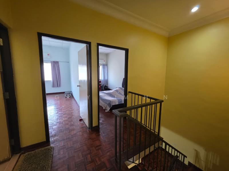 2-storey Terraced House for Sale in Taman Putra Indah (Seri Kembangan) - Grey Lim H N - Bedroom - PropertyGuru.com.my