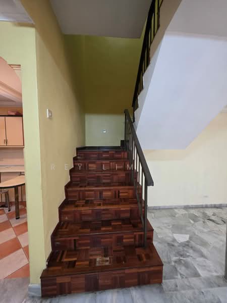 2-storey Terraced House for Sale in Taman Putra Indah (Seri Kembangan) - Grey Lim H N - Interior - PropertyGuru.com.my