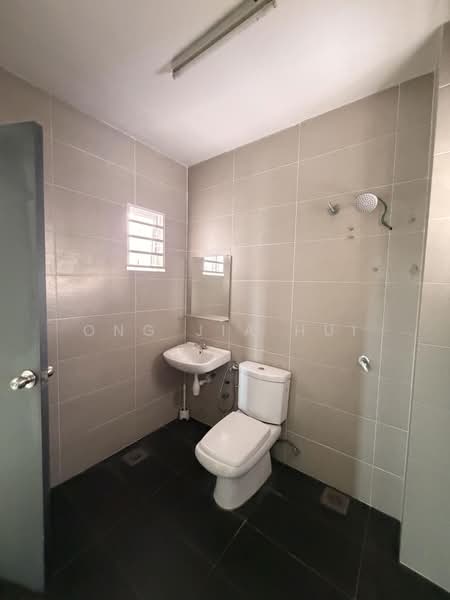 Rumah Teres 2 Tingkat untuk Dijual di Seremban 2 (Seremban) - Ong Jia Hui - Bathroom - PropertyGuru.com.my