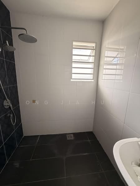 Rumah Teres 2 Tingkat untuk Disewa di Seremban 2 (Seremban) - Ong Jia Hui - Bathroom - PropertyGuru.com.my