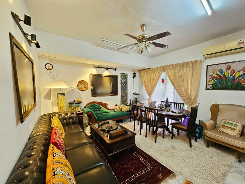 Rumah Teres 2 Tingkat untuk Dijual di Putra Heights (Subang Jaya) - Jason Ooi - Living Room - PropertyGuru.com.my