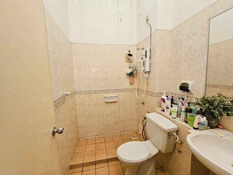 2-storey Terraced House for Sale in Putra Heights (Subang Jaya) - Nobeille Chung - Bathroom - PropertyGuru.com.my