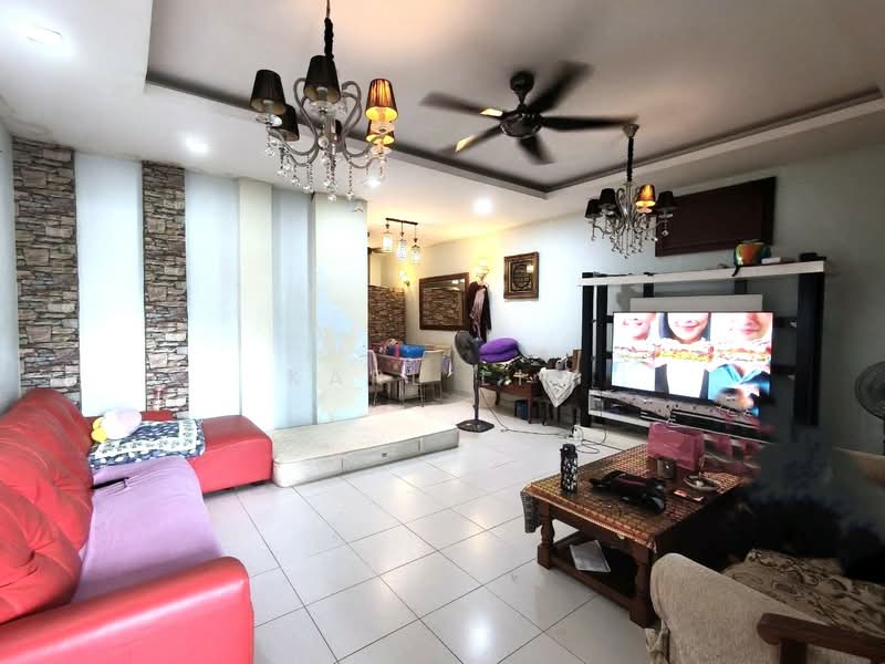 Rumah Teres 2 Tingkat untuk Dijual di Bandar Putra Jaya (Tebrau) - Karl Lim - Living Room - PropertyGuru.com.my