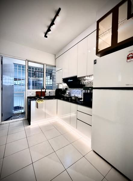 Kondominium untuk Dijual di Gurney Park Condominium - Jeanette Hee - Kitchen - PropertyGuru.com.my