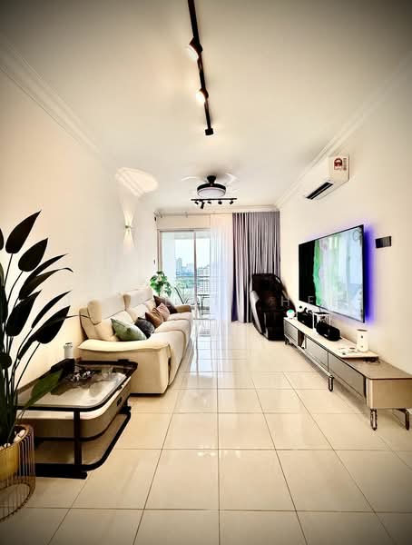 Kondominium untuk Dijual di Gurney Park Condominium - Jeanette Hee - Living Room - PropertyGuru.com.my
