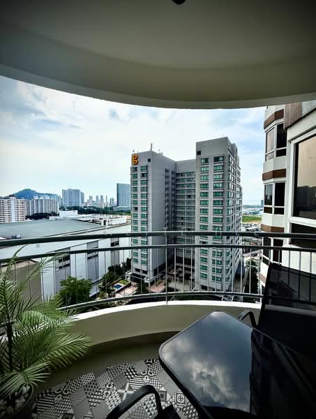 Kondominium untuk Dijual di Gurney Park Condominium - Jeanette Hee - Balcony - PropertyGuru.com.my