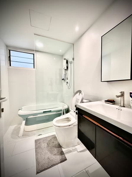 Kondominium untuk Dijual di Gurney Park Condominium - Jeanette Hee - Bathroom - PropertyGuru.com.my