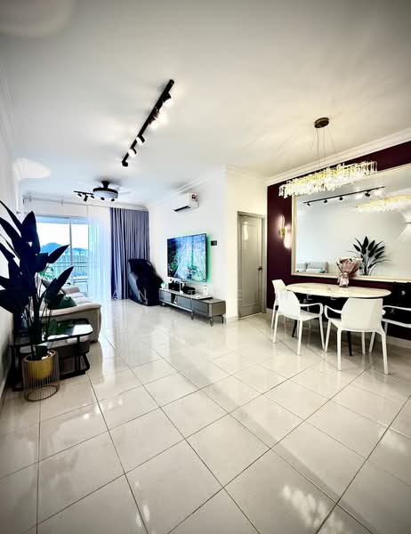 Kondominium untuk Dijual di Gurney Park Condominium - Jeanette Hee - Living Room - PropertyGuru.com.my