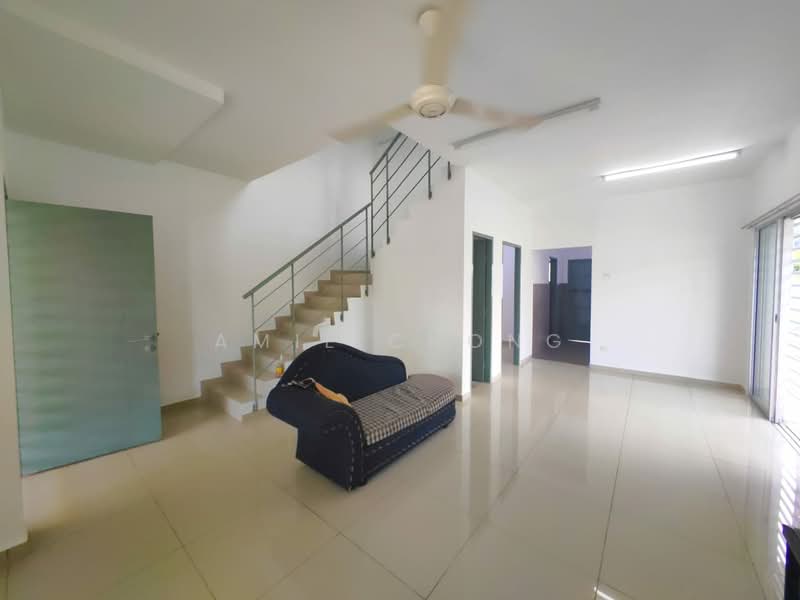 Rumah Teres 2 Tingkat untuk Disewa di Taman Pakatan Jaya (Tambun) - Amie Chong - Living Room - PropertyGuru.com.my