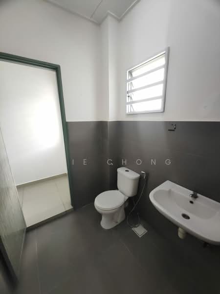 Rumah Teres 2 Tingkat untuk Disewa di Taman Pakatan Jaya (Tambun) - Amie Chong - Bathroom - PropertyGuru.com.my
