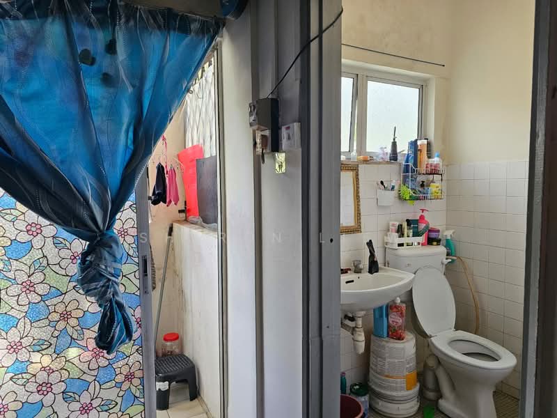 Pangsapuri untuk Dijual di The Riviera - Sharon Liew - Bathroom - PropertyGuru.com.my