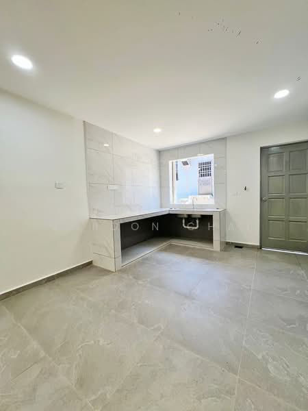 Rumah Teres 2 Tingkat untuk Dijual di Taman Bukit Kempas (Tampoi) - Gordon Chai - PropertyGuru.com.my