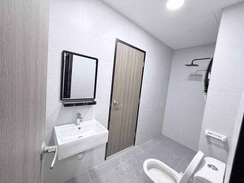 Service Residence for Rent at TRELLIS RESIDENCES - Lucas Lee - Bathroom - PropertyGuru.com.my