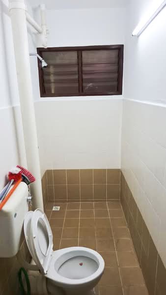 Flat for Rent at Taman Seri Tanjung - Jerry Tan - Bathroom - PropertyGuru.com.my