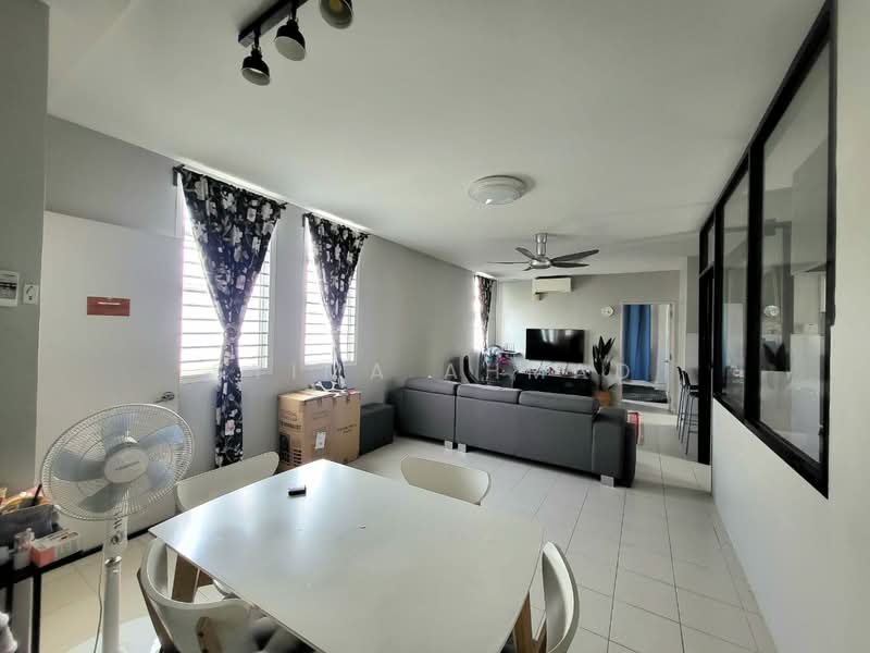Townhouse for Sale in Sungai Buloh (Selangor) - Syima Ahmad - Living Room - PropertyGuru.com.my