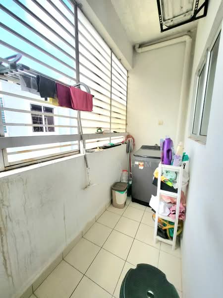 Townhouse for Sale in Sungai Buloh (Selangor) - Syima Ahmad - Balcony - PropertyGuru.com.my