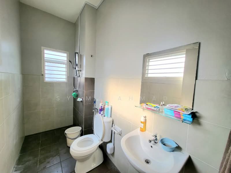 Townhouse for Sale in Sungai Buloh (Selangor) - Syima Ahmad - Bathroom - PropertyGuru.com.my