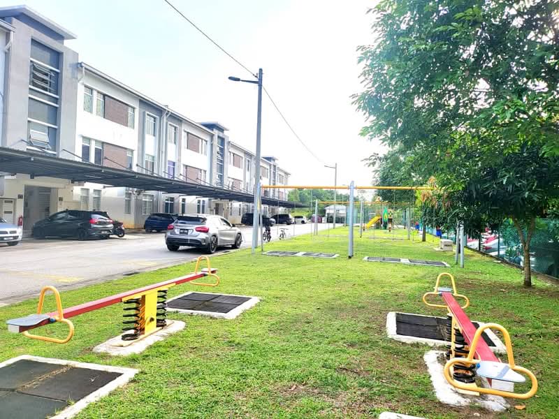 Townhouse for Sale in Sungai Buloh (Selangor) - Syima Ahmad - Exterior - PropertyGuru.com.my