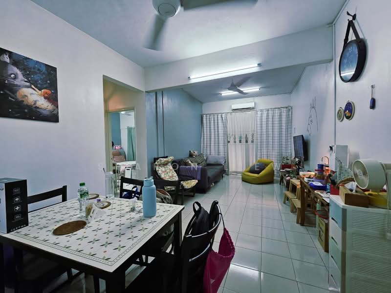 Pangsapuri untuk Dijual di The Riviera - Sharon Liew - Living Room - PropertyGuru.com.my