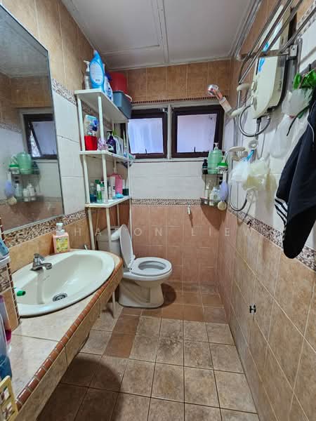 Pangsapuri untuk Dijual di The Riviera - Sharon Liew - Bathroom - PropertyGuru.com.my