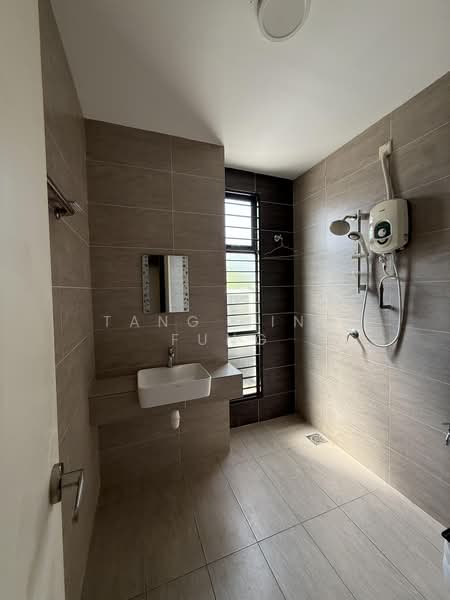 2-storey Terraced House for Rent in Dengkil (Selangor) - Tang Ming Fung - Bathroom - PropertyGuru.com.my