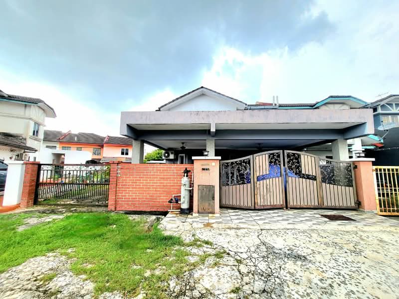 2-storey Terraced House for Sale in Sungai Buloh (Selangor) - Syima Ahmad - Exterior - PropertyGuru.com.my