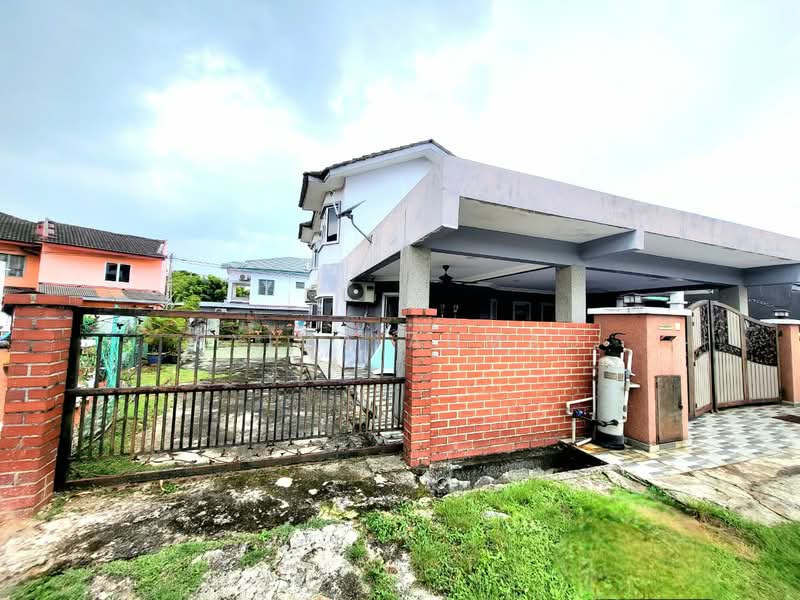 2-storey Terraced House for Sale in Sungai Buloh (Selangor) - Syima Ahmad - Exterior - PropertyGuru.com.my